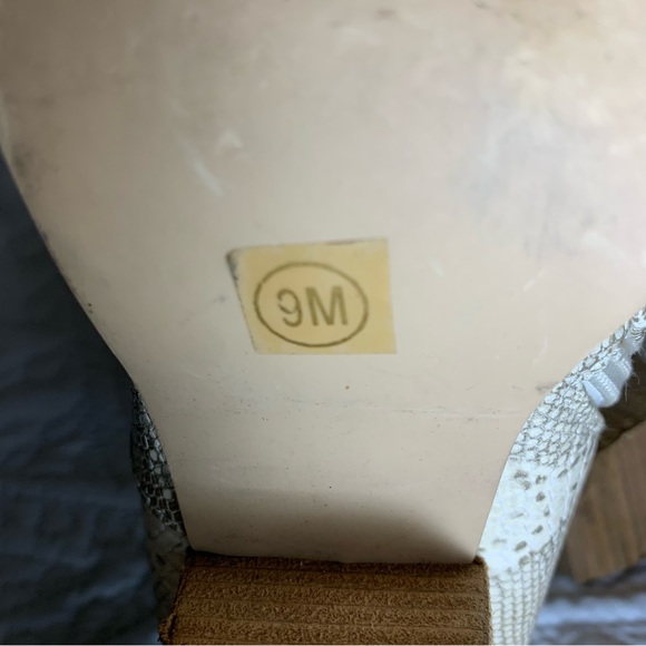 Coconuts by Matisse Metallic Snakeskin Astoria Ankle Boots Booties Size 9M - Picture 9 of 12